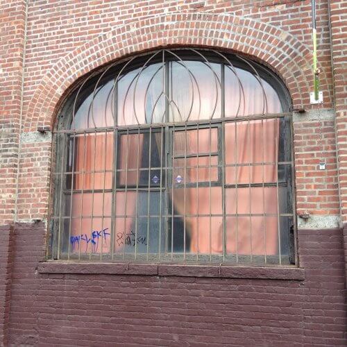 Photo of the store window before it was redone