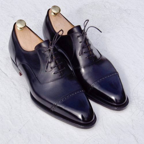 Black dress shoes